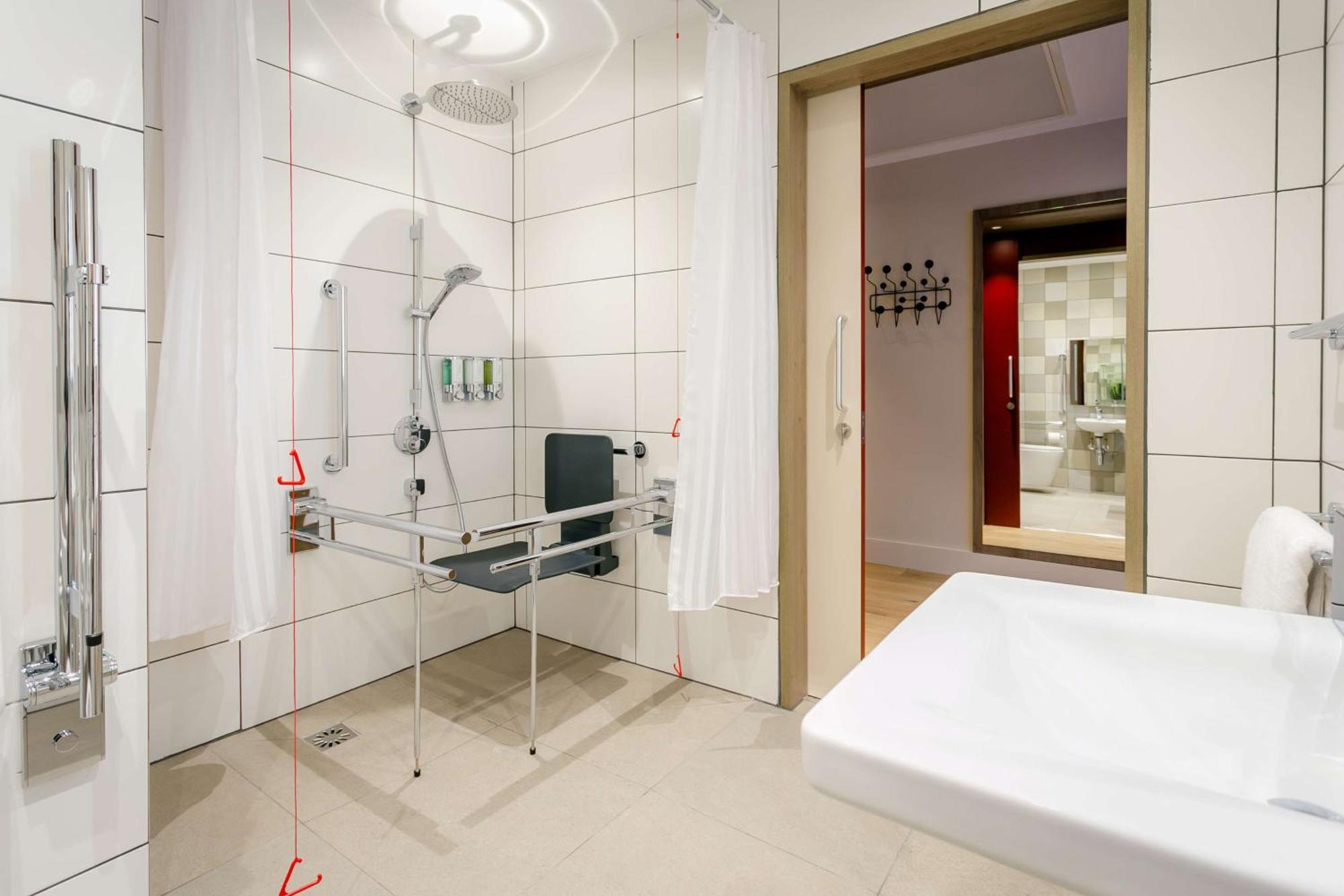 Hampton By Hilton Hotel 3*